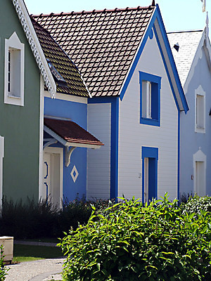 포토 JPG 해외이미지 창문 사람없음 목재 문 그림 북쪽 스타일 해외202004 해외포토 나무 재료 방향 파일형식 이미지허브