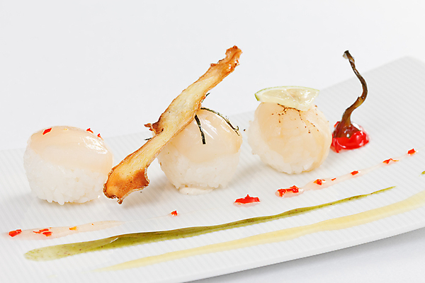 포토 JPG 해외이미지 음식 다이어트 채소 밥 건강 어류 요리 동양인 사람없음 일본 식사 저녁식사 초밥 회 게 흰색 해조류 먹기 해산물 오징어 날것 롤 가리비 점심식사 고립 단백질 캐비아 해외202004 해외포토 아시아 컬러 식재료 모션 조개 연체동물 갑각류 인종 수중동물 해양식물 영양소 일본음식 파일형식 이미지허브