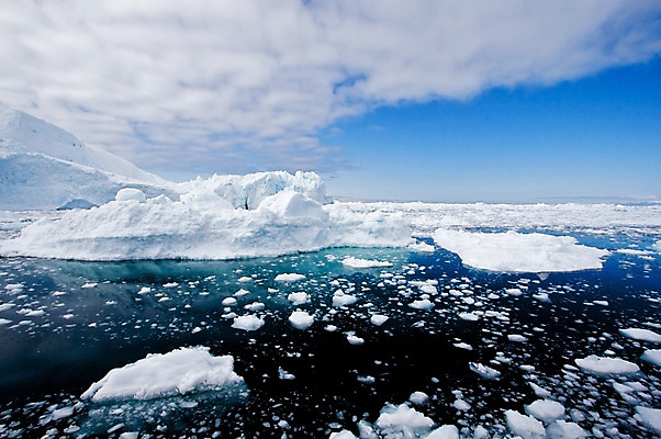 포토 JPG 해외이미지 겨울 자연 풍경 사람없음 파란색 환경 얼음 추위 흰색 북극 빙산 지구온난화 그린란드 해외202004 해외포토 자연요소 계절 컬러 섬 덴마크 극지방 생태계 기후변화 파일형식 이미지허브