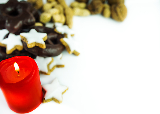 포토 JPG 해외이미지 별 백그라운드 크리스마스 겨울 휴가 불꽃 흑백 사탕 사람없음 빨간색 초록색 컬러풀 쿠키 케이크 초콜릿 검은색 견과류 흰색 달콤 굽기 땅콩 호두 칼로리 연소 고립 시나몬 왁스 페스츄리 화상 브레첼 카피스페이스 해외202004 해외포토 자연요소 계절 기념일 빵 컬러 불 디저트 촬영기법 공백 맛 상처 구이 파일형식 이미지허브