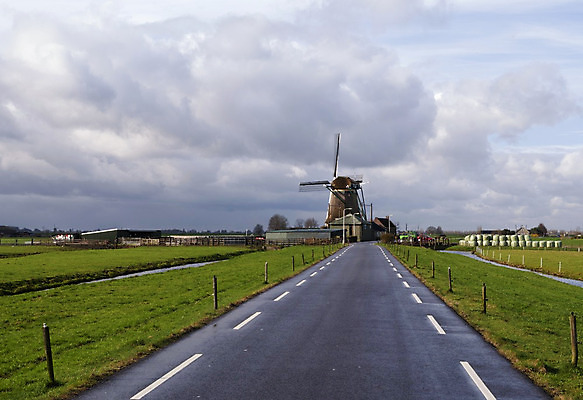 포토 JPG 해외이미지 구름 도로 자연 하늘 풍경 사람없음 건물 줄무늬 풍차 시골 네덜란드 천연기념물 해외202004 해외포토 자연요소 건축물 유럽 길 무늬 교통시설 생태계 파일형식 이미지허브