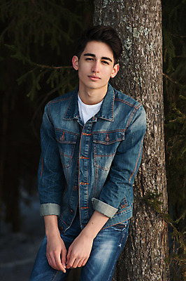 포토 JPG 해외이미지 모델 1 학생 라이프스타일 응시 남자 행복 포즈 백그라운드 신체 성공 한명 서기 사람 소년 성인 10대 빛 유행 기쁨 표현 신선 자신감 시원함 싱글 긍정 내추럴 고립 혼자 스타일 해외202004 해외포토 시선 감정 어린이 컨셉 모션 청소년 생활 파일형식 이미지허브