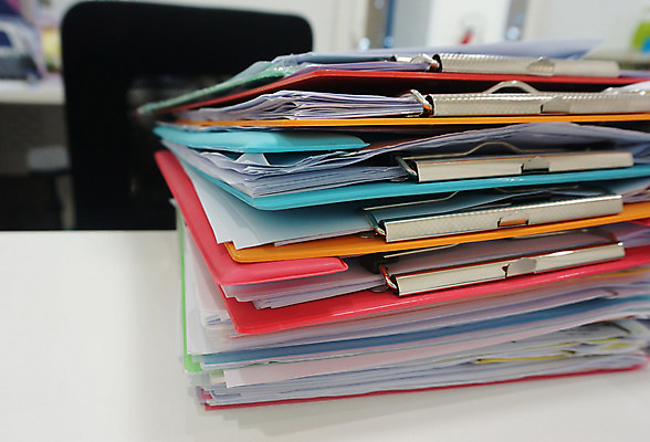 포토 JPG 해외이미지 종이 백그라운드 비즈니스 관리 사람없음 사무실 쌓기 재활용 장비 정보 흰색 조직 파일 폴더 수납 바인더 보관소 공급 많음 해외202004 해외포토 컬러 컨셉 모션 사무용품 저장 친환경 파일형식 이미지허브