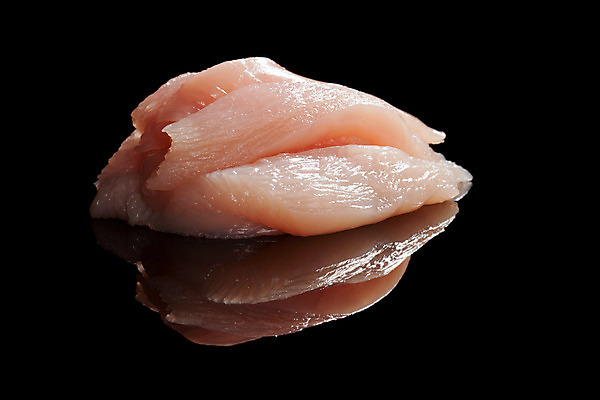 포토 JPG 해외이미지 스튜디오촬영 음식 조각 백그라운드 재료 육류 스테이크 요리 사람없음 가로 검은색 치킨 활발 신선 날것 성분 고립 생식 미니멀 부족함 해외202004 해외포토 컬러 컨셉 식재료 서양음식 실내 닭고기요리 파일형식 이미지허브