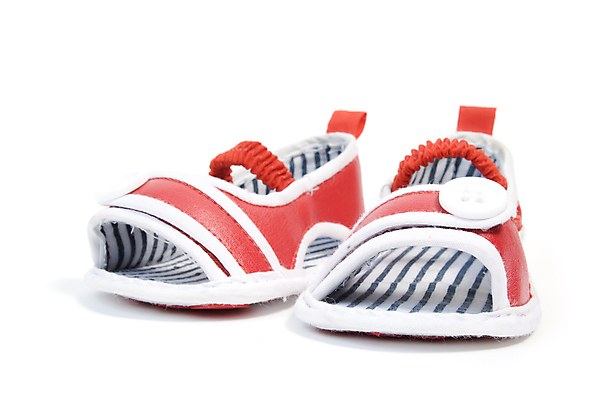 포토 JPG 해외이미지 어린이 신발 사람없음 빨간색 산책 육아 아기 작음 단계 고립 해외202004 해외포토 컬러 휴식 사람 크기 파일형식 이미지허브