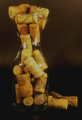 포토 JPG 해외이미지 계절 음료 음식 농업 포도 유리병 사람없음 식당 와인 가을 코르크 양조장 해외202004 해외포토 산업 과일 병_용기 주류 상점 파일형식 이미지허브