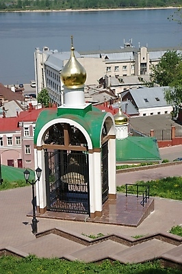 포토 JPG 해외이미지 모양 구름 전통 외관 기독교 종교 여행 십자가 건축양식 하늘 풍경 사람없음 야외 건물 파란색 교회 탑 영혼 역사 장면 타운 첨탑 옛날 해외202004 해외포토 자연요소 건축물 건축 컬러 종교건축 도시 파일형식 이미지허브