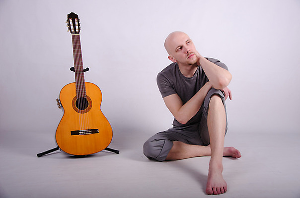 포토 JPG 해외이미지 모델 남자 별 음악 백그라운드 놀이 한명 사람 성인 빛 유행 금속 검은색 어둠 소리 콘서트 공연 연주자 음악가 흰색 기구 기타 청바지 표현 시원함 롤 기타리스트 그런지 뮤지컬 팝 플레이어 스타일 해외202004 해외포토 자연요소 직업 1 컬러 바지 재질 현악기 문화예술 이벤트 파일형식 이미지허브