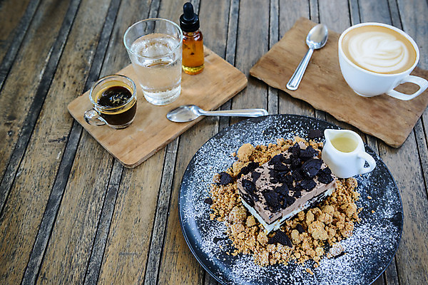 포토 JPG 해외이미지 접시 커피 음료 음식 탁자 아침 휴식 디저트 사람없음 야외 목재 컵 갈색 케이크 식당 초콜릿 숟가락 거품 카페 우유 머그컵 신선 뜨거움 달콤 맛 아침식사 널 설탕 크림 오브젝트 복고 아로마 카푸치노 에스프레소 단절 라떼 카페인 페스츄리 스타일 해외202004 해외포토 주간 나무 식기 빵 컬러 가구 컨셉 재료 유제품 수저 상점 식사 파일형식 이미지허브