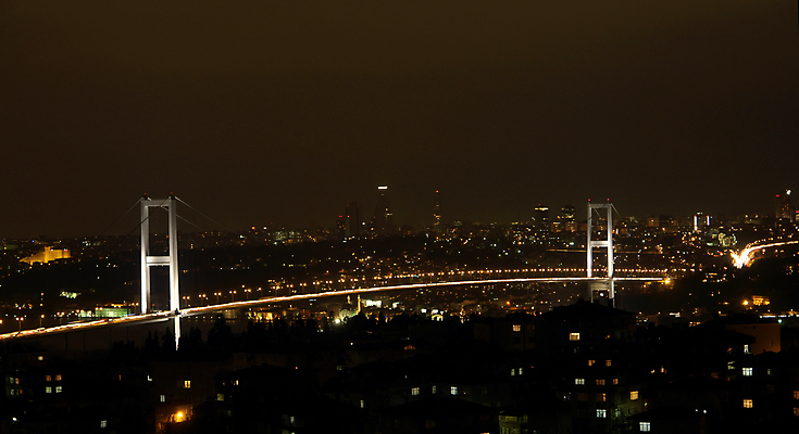 포토 JPG 해외이미지 라이프스타일 외관 유럽 아시아 건축양식 이스탄불 풍경 사람없음 가로 도시풍경 갈색 도시 시간 야간 연결 장면 칠면조 빛망울 해외202004 해외포토 자연요소 건축 나라 컬러 조류 생활 빛 파일형식 튀르키예 이미지허브