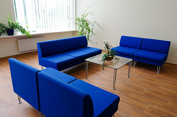 포토 JPG 해외이미지 식물 디자인 꽃 가구 의자 회사 비즈니스 건축양식 창문 탁자 휴식 바닥 실내 사람없음 내부 건물 장식 파란색 소파 컬러풀 사무실 유행 방 도시 휴게실 기다림 센터 보안 지역 시스템 일반 접수 스타일 안락 해외202004 해외포토 건축물 건축 컬러 생활용품 컨셉 모션 안전 파일형식 이미지허브