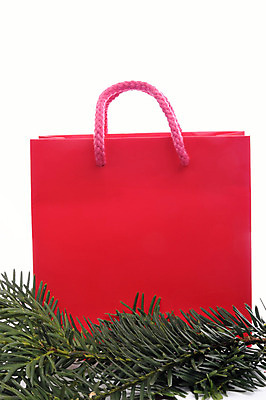 포토 JPG 해외이미지 크리스마스 가방 선물 사람없음 빨간색 쇼핑 놀람 패키지 전나무 해외202004 해외포토 나무 잡화 기념일 감정 컬러 표정 파일형식 이미지허브