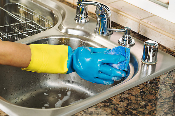 포토 JPG 해외이미지 손 장갑 사람없음 가로 주방 싱크대 수도꼭지 스펀지 스테인레스 해외202004 해외포토 잡화 신체부위 개수대 파일형식 이미지허브