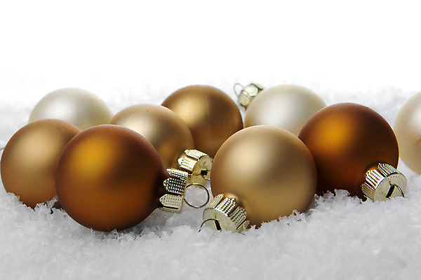 포토 JPG 해외이미지 크리스마스장식 크리스마스 실내 사람없음 갈색 장식볼 오브젝트 흰배경 오너먼트 해외202004 해외포토 기념일 컬러 백그라운드 내부 장식 흰색 파일형식 이미지허브