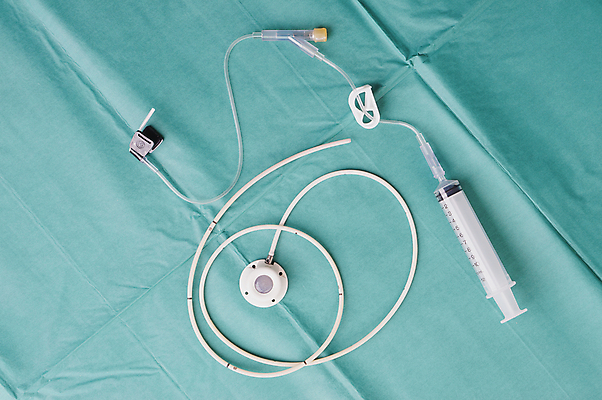 포토 JPG 해외이미지 기술 실내 건강 병원 집게 주사기 사람 사람없음 치료 환자 의사 도구 하트 수술 플러그 연결 지역 암 외과 동맥 정맥 순서 궤 돌봄 방법 삽입 실리콘 심장병 살균 해외202004 해외포토 모양 의학 의료기기 모션 내부 의료진 질병 혈관 파일형식 이미지허브