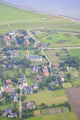 포토 JPG 해외이미지 나무 전통 유럽 문화 여행 건축양식 자연 하늘 거리 주택 풍경 사람없음 건물 목재 초록색 물 여름 파란색 강 교회 여행객 마을 정원 봄 흰색 시골 도시 역사 재산 작음 네덜란드 운하 타운 옛날 해외202004 해외포토 자연요소 식물 건축물 계절 건축 나라 컬러 재료 종교건축 사람 금융 크기 생태계 파일형식 이미지허브
