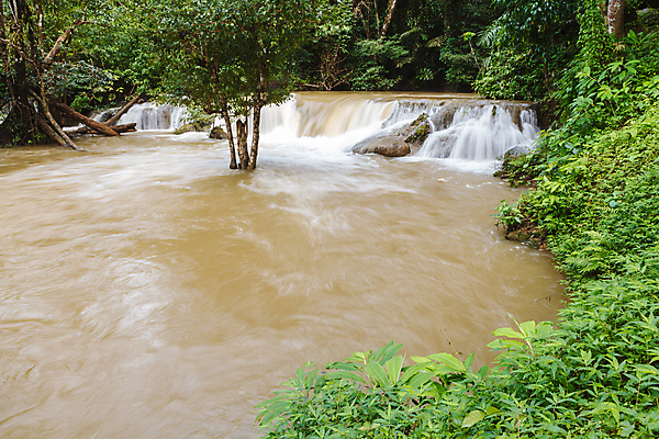 포토 JPG 해외이미지 나무 식물 구름 호수 여행 잎 모션 자연 하늘 풍경 사람없음 야외 목재 초록색 물 여름 강 햇빛 반사 환경 활발 폭포 젖음 흐름 바위 나뭇가지 연못 신선 액체 개울 떨어짐 숲 순수 속도 크로아티아 생태학 파라다이스 해외202004 해외포토 자연요소 계절 교육 유럽 컬러 컨셉 재료 빛 생태계 파일형식 이미지허브