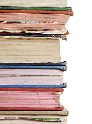 포토 JPG 해외이미지 교육 문화 사람없음 책 스터디 쌓기 탑 정보 얼룩 닫기 볼륨 문학 페이지 양장본 찢어짐 고립 구식 옛날 원고 줄서기 출판 해외202004 해외포토 건축물 모션 학습 파일형식 이미지허브