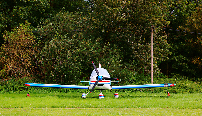 포토 JPG 해외이미지 스포츠 교통시설 비행기 사람없음 덮개 공항 작음 주차 정박 항공 프로펠러 엔진 대패 해외202004 해외포토 교통 배_교통 항공교통 대중교통 뚜껑 크기 시설 파일형식 이미지허브