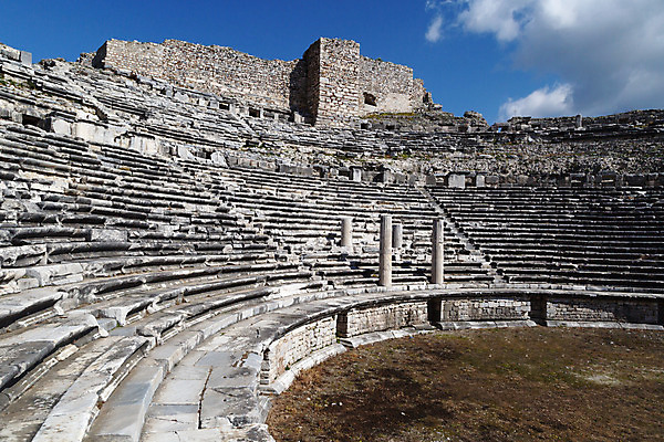 포토 JPG 해외이미지 유럽 건축양식 하늘 날씨 사람없음 여름 햇빛 환경 맑음 경기장 봄 바위 사찰 역사 극장 선사시대 칠면조 옛날 원형극장 파멸 포럼 해외202004 해외포토 계절 건축 나라 컨셉 스포츠시설 종교건축 조류 태양 돌_바위 토론 파일형식 소멸 이미지허브