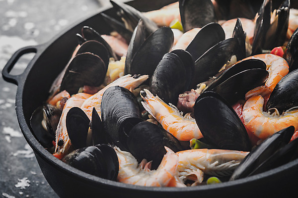 포토 JPG 해외이미지 전통 접시 음식 분홍색 백그라운드 채소 오렌지 탁자 밥 새우 파프리카 요리 사람없음 가로 초록색 금속 검은색 식사 치킨 회색 소시지 냄비 혼합 해산물 준비 스크래치 스페인어 해외202004 해외포토 식기 컬러 가구 과일 재질 갑각류 가공식품 솥 닭고기요리 파일형식 이미지허브