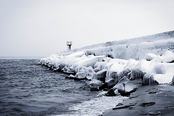 포토 JPG 해외이미지 구름 바다 여행 겨울 자연 하늘 휴식 등대 흑백 안테나 사람없음 야외 물 빛 평화 탑 항구 얼음 검은색 추위 바위 흰색 만 눈보라 내추럴 방법 옛날 눈내림 수평선 해외202004 해외포토 자연요소 건축물 계절 컬러 컨셉 통신 교통시설 눈_날씨 촬영기법 돌_바위 생태계 파일형식 이미지허브
