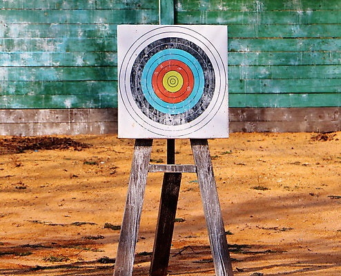 포토 JPG 해외이미지 무기 모래 스포츠 백그라운드 밭 놀이 화살 사람없음 야외 초록색 힘 경쟁 장비 총 게임 흰색 판넬 원형 구멍 센터 닫기 목표 미술관 위험 발사 심볼 활 시력 주말 양궁 조준 골 궁수 해외202004 해외포토 도형 컬러 컨셉 농업 모션 파일형식 이미지허브