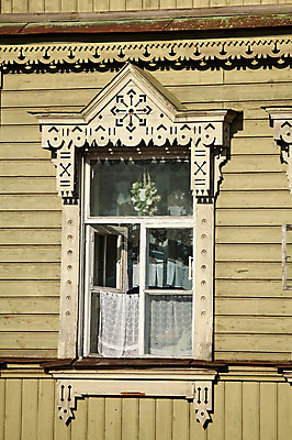 포토 JPG 해외이미지 벽 포장 창문 주택 프레임 사람없음 목재 장식 인테리어 농촌 시골 커튼 역사 목각 구식 옛날 해외202004 해외포토 나무 디자인 재료 건물 파일형식 이미지허브