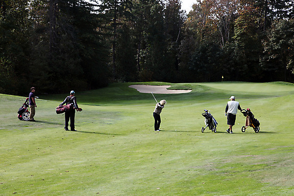 포토 JPG 해외이미지 나무 스포츠 캐나다 골프 휴가 영국 경기 사람없음 초록색 경쟁 고급 강의 페어웨이 표준 해외202004 해외포토 식물 유럽 컬러 컨셉 북아메리카 구기 파일형식 이미지허브