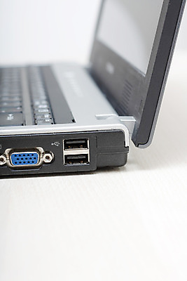 포토 JPG 해외이미지 사람없음 노트북 컴퓨터 스크린 키보드 USB 해외202004 해외포토 전자제품 파일형식 이미지허브