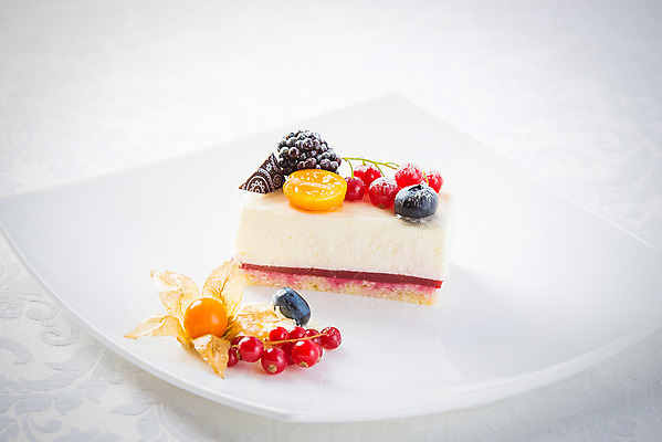 포토 JPG 해외이미지 커피 음식 조각 과일 딸기 휴가 디저트 서브 사탕 요리 사람없음 가로 쿠키 케이크 식당 초콜릿 얼음 생일 체리 달콤 설탕 굽기 먹기 크림 메뉴 팬케이크 고립 타르트 페스츄리 핸드메이드 해외202004 해외포토 자연요소 기념일 음료 빵 모션 상점 맛 구이 파이_빵 파일형식 이미지허브