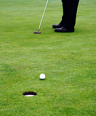 포토 JPG 해외이미지 스포츠 골프 공 놀이 골프공 사람없음 야외 초록색 운동 경쟁 도전 게임 구멍 골퍼 강의 클럽 넣기 때리기 토너먼트 퍼터 플레이어 해외202004 해외포토 컬러 컨셉 모션 운동선수 골프용품 건강 구기 파일형식 이미지허브