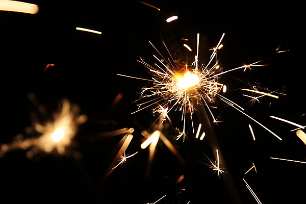 포토 JPG 해외이미지 전통 계절 별 백그라운드 크리스마스 겨울 패턴 불 휴가 전등 새로움 기념 폭죽 불꽃놀이 사람없음 장식 빛 파티 검은색 축제 축하 생일 막대기 황금 야간 위험 폭발 폭탄 연도 마법 화상 해외202004 해외포토 자연요소 기념일 컬러 컨셉 무늬 놀이 조명 이벤트 상처 폭발물 파일형식 이미지허브