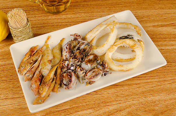 포토 JPG 해외이미지 전통 어류 사람없음 가로 튀김 신선 해산물 오징어 스페인요리 안달루시아 타파스 해외202004 해외포토 음식 연체동물 수중동물 스페인 애피타이저 파일형식 이미지허브