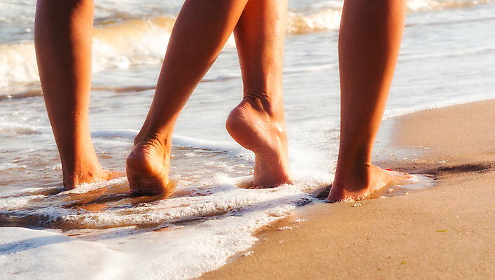 포토 JPG 해외이미지 커플 계절 여자 모래 파도 바다 여행 2 신체 부분 발 휴가 따뜻함 건강 성인 사람없음 물 여름 거품 서핑 선탠 피부 분무기 양발 파라다이스 해외202004 해외포토 자연요소 관계 사람 신체부위 수상스포츠 파일형식 이미지허브