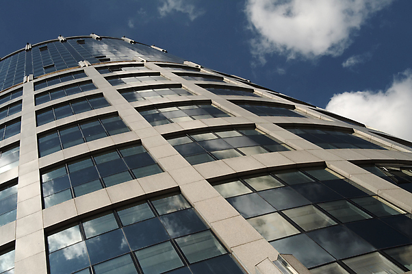 포토 JPG 해외이미지 구름 디자인 벽 백그라운드 비즈니스 건축양식 창문 유리 하늘 미래 새로움 직장 사람없음 건물 금융 경제 파란색 빛 사무실 반사 탑 고층빌딩 거울 성장 도시 재산 도심 큼 지역 깊이 철강 콘크리트 해외202004 해외포토 자연요소 건축물 건축 컬러 컨셉 회사 재질 빌딩 크기 파일형식 이미지허브