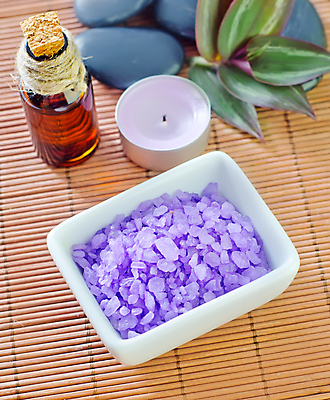 포토 JPG 해외이미지 그릇 잎 사람없음 숟가락 보라색 스파 오일 아로마 스파용품 향초 아로마테라피 입욕소금 해외202004 해외포토 식물 식기 음식 컬러 초 수저 화장품 미용용품 오브젝트 소금 테라피 파일형식 이미지허브