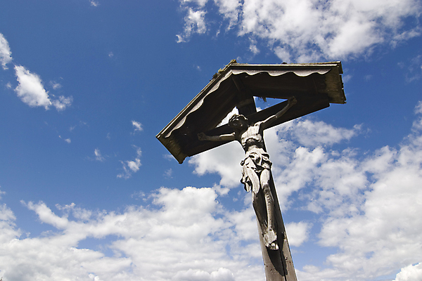 포토 JPG 해외이미지 구름 종교 십자가 하늘 풍경 사람없음 목재 빛 햇빛 교회 믿음 성경 희망 기도 예수 심볼 귀족 신앙심 영원 해외202004 해외포토 자연요소 나무 감정 재료 종교용품 종교건축 건물 태양 신_종교 파일형식 이미지허브