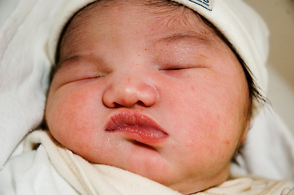 포토 JPG 해외이미지 어린이 손가락 새로움 건강 사랑 한명 소년 평화 흰색 아기 신생아 잡기 달콤 작음 부드러움 결백 돌봄 해외202004 해외포토 1 손 남자 감정 컬러 컨셉 모션 사람 감각 맛 크기 파일형식 이미지허브