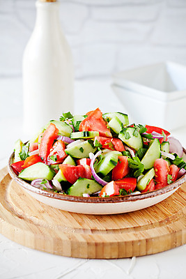 포토 JPG 해외이미지 접시 계절 음식 빵 토마토 채소 과일 유리 오이 치즈 실내 파슬리 건강 요리 사람없음 빨간색 초록색 여름 컬러풀 갈색 노란색 검은색 식사 저녁식사 샐러드 흰색 사발 닫기 지중해 레몬 허브 유기농 브런치 라임 바질 그리스인 점심식사 입가심 채식주의자 핸드메이드 해외202004 해외포토 서양인 식물 식기 웰빙 바다 컬러 모션 재질 유제품 내부 사기그릇 채식 파일형식 이미지허브