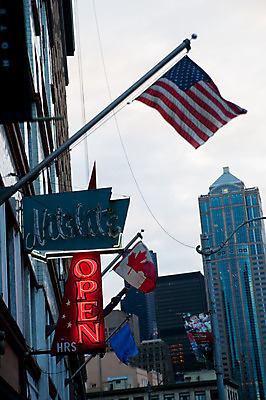 포토 JPG 해외이미지 구름 파도 여행 캐나다 하늘 사람없음 건물 글로벌 미국 흰색 도시 오픈 성조기 바쁨 해외202004 해외포토 자연요소 건축물 바다 컬러 북아메리카 국기 파일형식 이미지허브