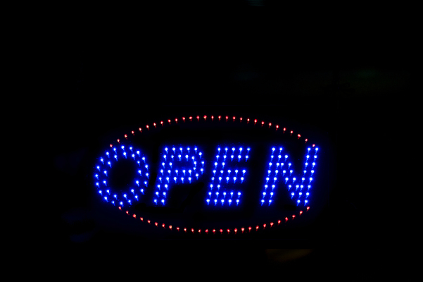 포토 JPG 해외이미지 음식 일러스트 비즈니스 창문 사람없음 빨간색 파란색 단어 빛 세일 문 상점 식당 검은색 어둠 램프 오픈 메시지 닫기 야간 심볼 사인 시작 상업 네온 문학 공지사항 환영 소매 타입 빛망울 광 마케팅 해외202004 해외포토 자연요소 문자 컬러 모션 조명 파일형식 이미지허브