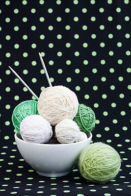 포토 JPG 해외이미지 커플 밧줄 공 가족 주택 서기 취미 사람없음 초록색 어둠 고요 기쁨 식탁보 흰색 업무 고리 뜨개질 달콤 작음 큼 레이아웃 피라미드 실타래 제비 양모 얇은 철강 혼자 안락 해외202004 해외포토 건축물 감정 줄 컬러 컨셉 관계 모션 조류 건물 직물 작업 맛 크기 랜드마크 파일형식 이미지허브