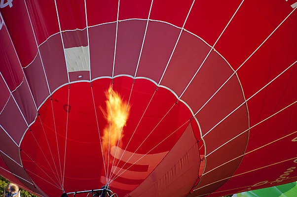 포토 JPG 해외이미지 주간 불꽃 풍경 사람없음 야외 빨간색 열기구 해외202004 해외포토 자연요소 컬러 항공교통 불 파일형식 이미지허브