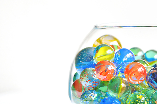 포토 JPG 해외이미지 공 유리 놀이 종류 사람없음 빨간색 초록색 파란색 컬러풀 장난감 노란색 게임 흰색 항아리 원형 투명 그룹 사발 가장자리 컨테이너 수집 대리석 고립 여의주 많음 해외202004 해외포토 도형 산업 컬러 컨셉 재료 재질 도자기 사기그릇 둘레 파일형식 이미지허브