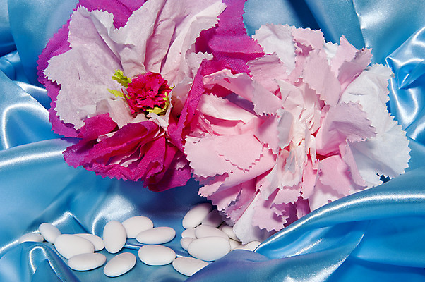 포토 JPG 해외이미지 전통 커플 기념일 꽃 감정 리본 종이 꽃다발 결혼 관계 결혼식 휴가 선물 사랑 이벤트 사람없음 선물상자 유행 신혼여행 축하 반지 황금 보석 심볼 열정 다이아몬드 해외202004 해외포토 식물 컨셉 장신구 상자 광석 파일형식 이미지허브