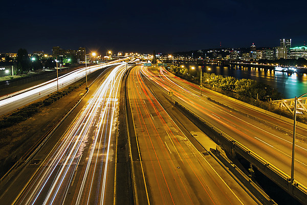 포토 JPG 해외이미지 여행 자동차 사람없음 건물 빨간색 파란색 빛 강 도시풍경 미국 황혼 산책로 흰색 도시 시간 고속도로 도심 야간 저녁 태평양 북쪽 스카이라인 해외202004 해외포토 자연요소 건축물 도로 길 육상교통 바다 컬러 북아메리카 풍경 일몰 방향 파일형식 이미지허브