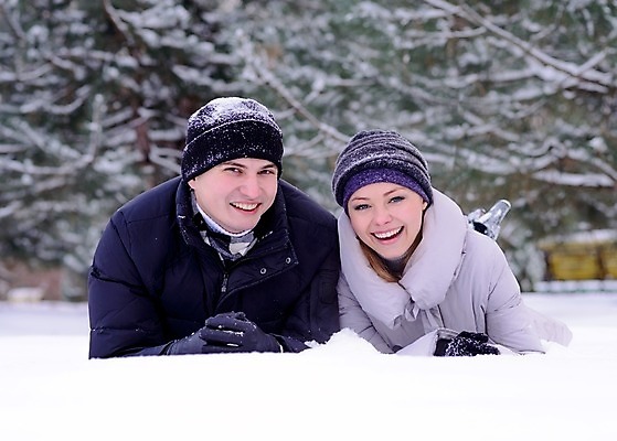포토 JPG 해외이미지 백인 라이프스타일 커플 여자 남자 행복 2 겨울 가족 자연 사랑 미소 사람 20대 성인 야외 두명 흰색 거짓말 해외202004 해외포토 서양인 계절 감정 컬러 관계 표정 청년 생활 생태계 파일형식 이미지허브