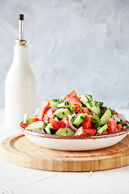 포토 JPG 해외이미지 접시 계절 음식 빵 토마토 채소 과일 유리 오이 치즈 실내 파슬리 건강 요리 사람없음 빨간색 초록색 여름 컬러풀 갈색 노란색 검은색 식사 저녁식사 샐러드 흰색 사발 닫기 지중해 레몬 허브 유기농 브런치 라임 바질 그리스인 점심식사 입가심 채식주의자 핸드메이드 해외202004 해외포토 서양인 식물 식기 웰빙 바다 컬러 모션 재질 유제품 내부 사기그릇 채식 파일형식 이미지허브