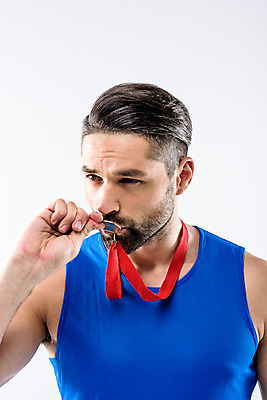 포토 JPG 해외이미지 라이프스타일 스포츠 모션 건강 한명 사람 손짓 운동복 운동 기쁨 에너지 메달 연습 승자 운동가 챔피언 해외202004 해외포토 1 옷 감정 생활 상_상패 파일형식 이미지허브